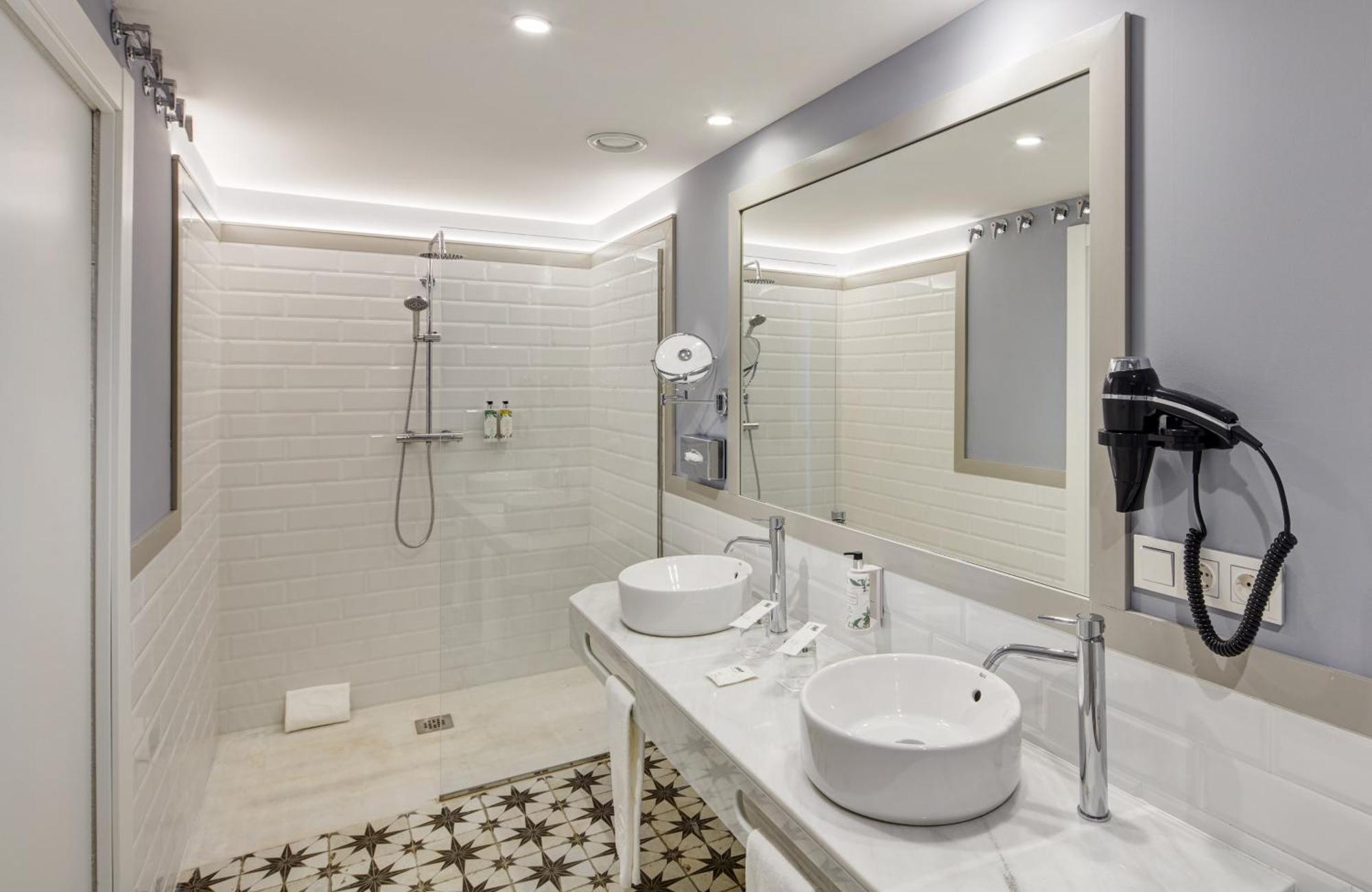 Sercotel Granada Suites Eksteriør billede